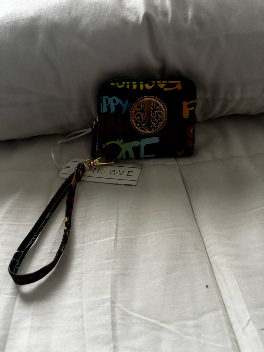 NWT- PARK AVE mini Wristlet Wallet - black Multicolor Graffiti Print.